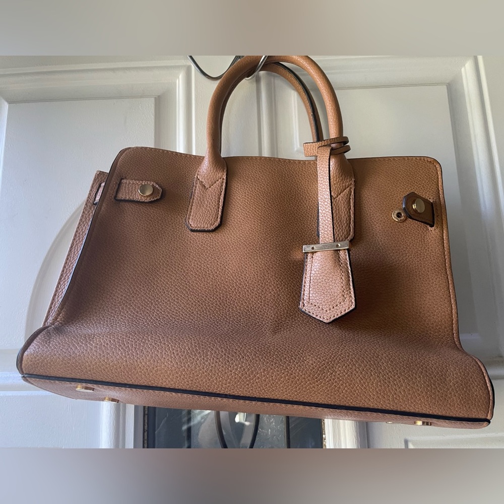 Target a.n.d e a w y crossbody bag/purse. Color: brown. Non-leather material.